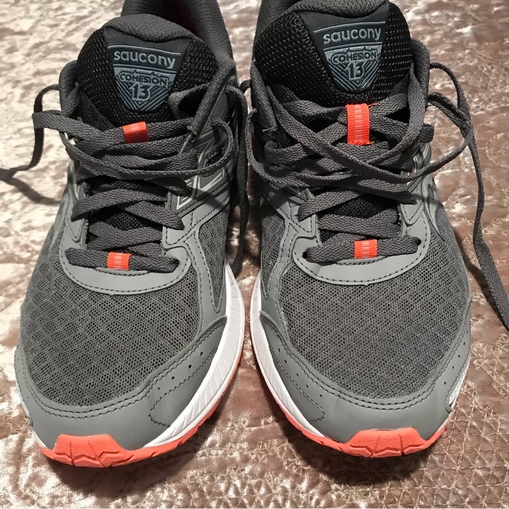 Woman athletic shoes Saucony Cohesion,size 10